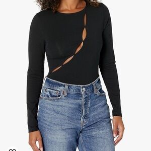The Drop Black Front-Cutout Bodysuit by @kelclight